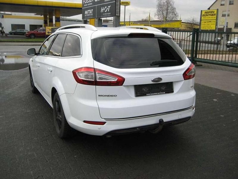 Gebraucht Ford Mondeo Titanium 163 PS (119 kW) 2010 Frostweiß Kombi