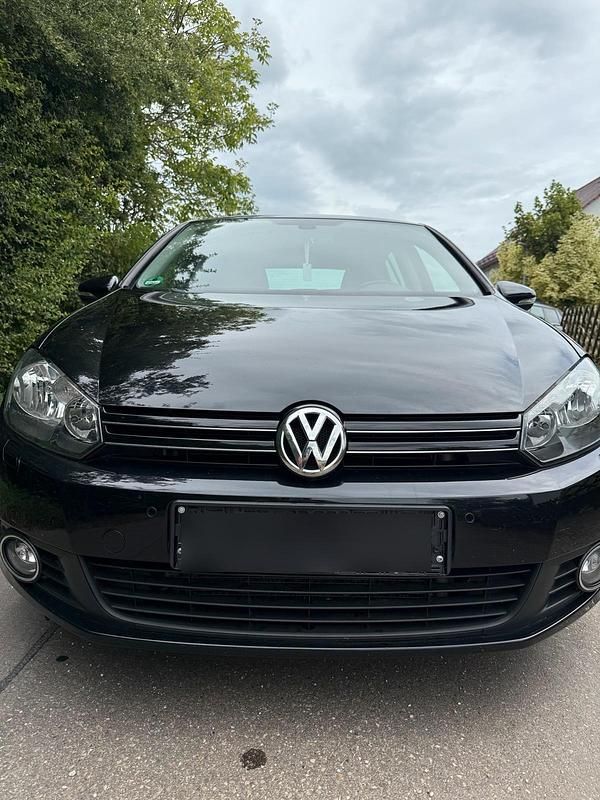 Schwarz Gebraucht 2010 VW Golf VI Limousine | 3.900 € (Guter Preis) - Bild 1/4