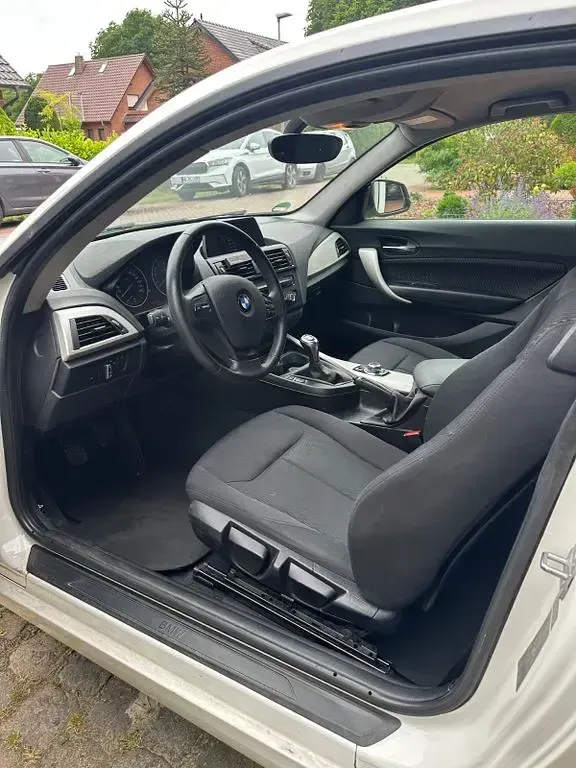 Gebraucht BMW 114 102 PS (75 kW) 2014 Weiß Kleinwagen