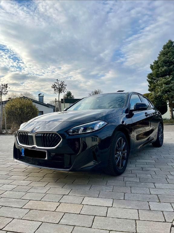 Gebraucht BMW 116 Shadowline 122 PS (89 kW) 2025 Schwarz Kleinwagen