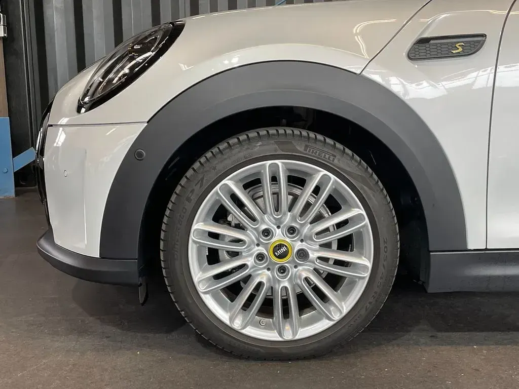 Gebraucht Mini Cooper SE Classic 135 kW (184 PS) 2021 Silber Kleinwagen