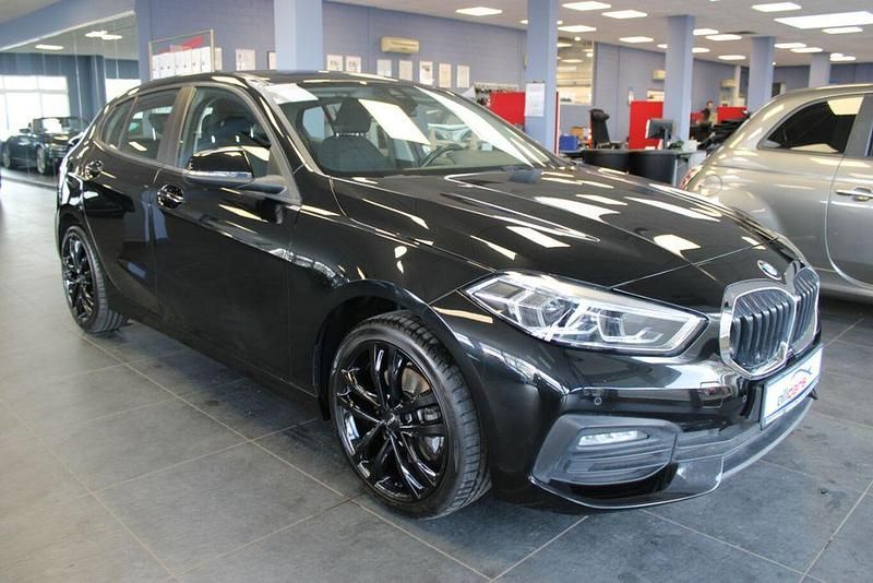 Gebraucht BMW 118 Advantage 140 PS (102 kW) 2020 Schwarz Kleinwagen