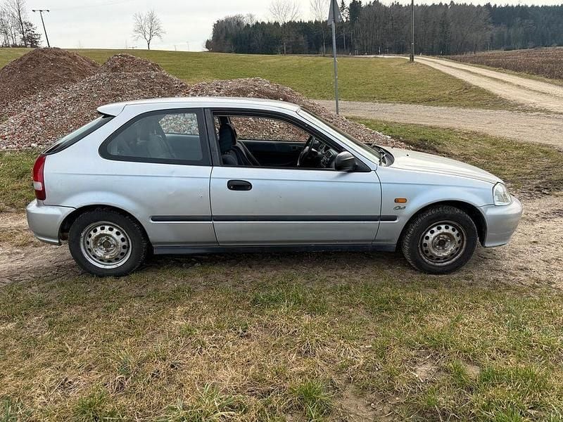 Gebraucht Honda Civic 90 PS (66 kW) 2001 Silber Kleinwagen