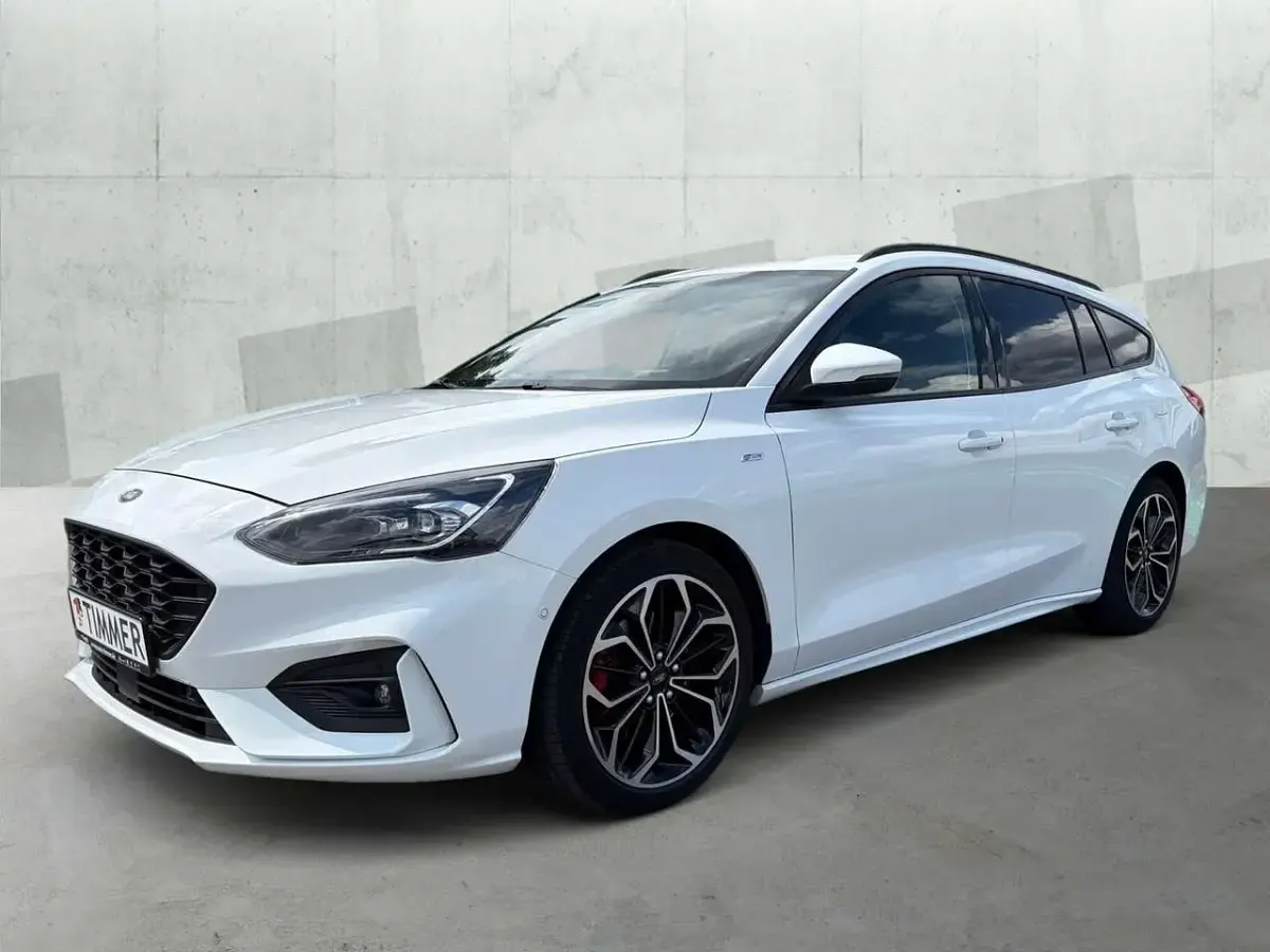 Gebraucht Ford Focus ST-Line 150 PS (110 kW) 2020 Frostweiß Kombi