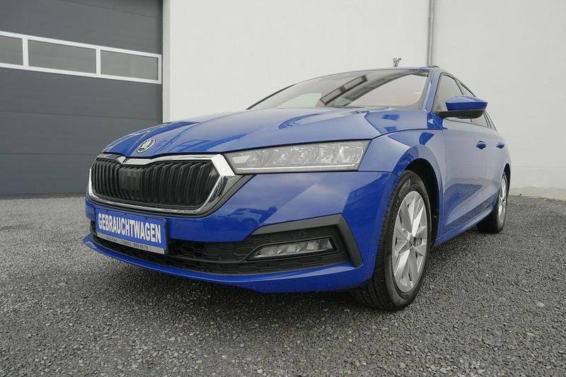 Blau Gebraucht 2021 Skoda Octavia Kombi | 20.900 € (Guter Preis) - Bild 1/4