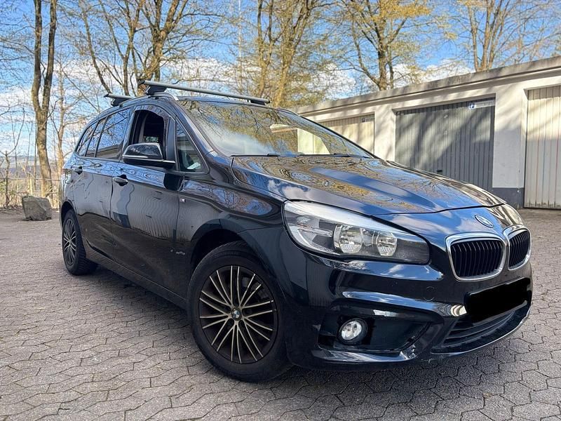 Gebraucht BMW 218 150 PS (110 kW) 2015 Schwarz Van / Kleinbus