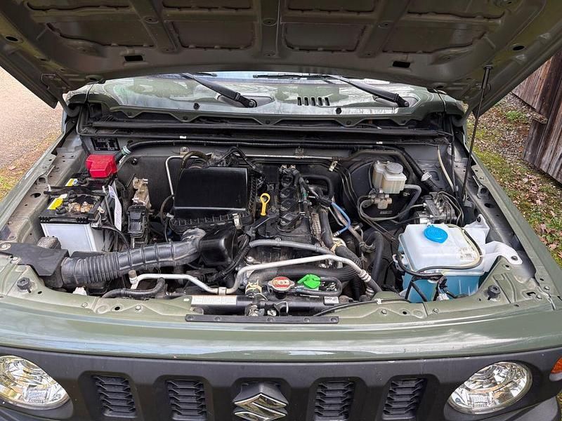 Gebraucht Suzuki Jimny Comfort+ 102 PS (75 kW) 2019 Grün SUV