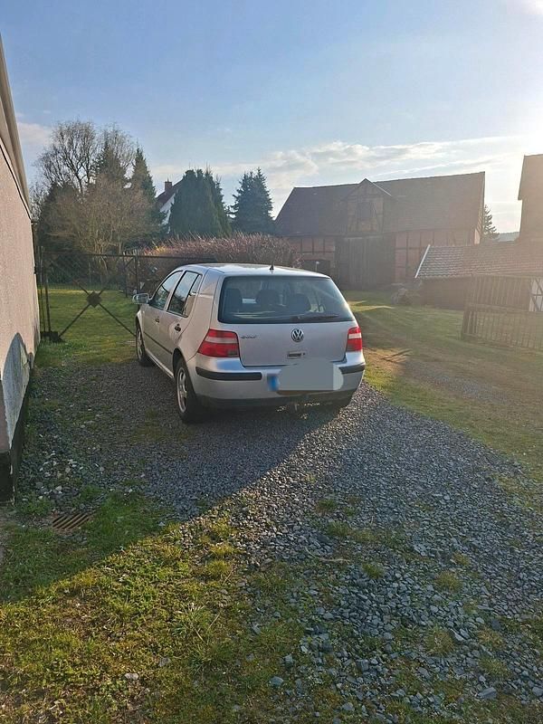 Gebraucht VW Golf IV 100 PS (73 kW) 2002 Silber Limousine