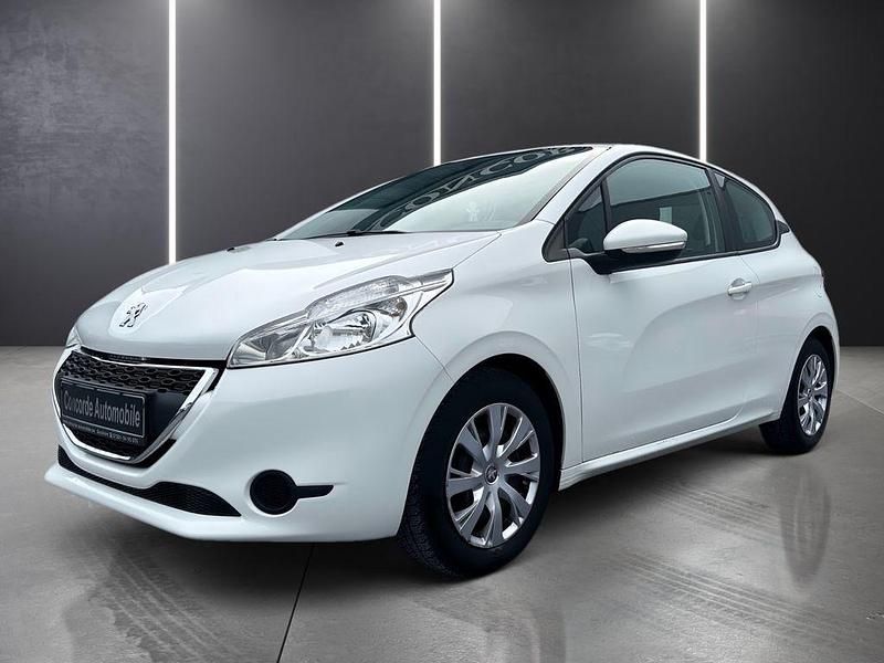 Weiß Gebraucht 2015 Peugeot 208 Active Kleinwagen | 5.300 € (Fairer Preis) - Bild 1/4