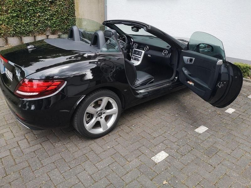 Gebraucht Mercedes SLC200 184 PS (135 kW) 2020 Schwarz Cabrio