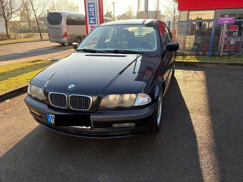 Gebraucht BMW 318 118 PS (86 kW) 2000 Schwarz Limousine