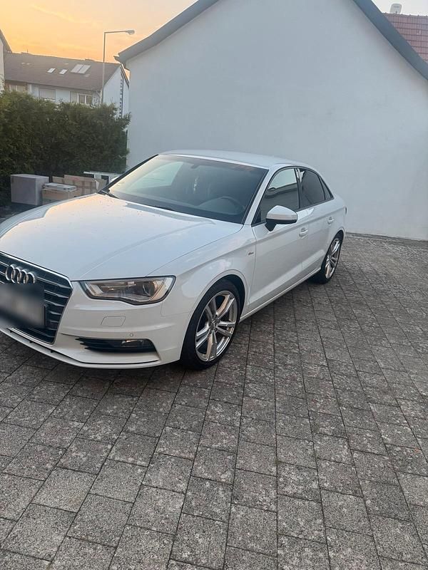 Weiß Gebraucht 2014 Audi A3 S-Line Limousine | 11.000 € (Guter Preis) - Bild 1/4