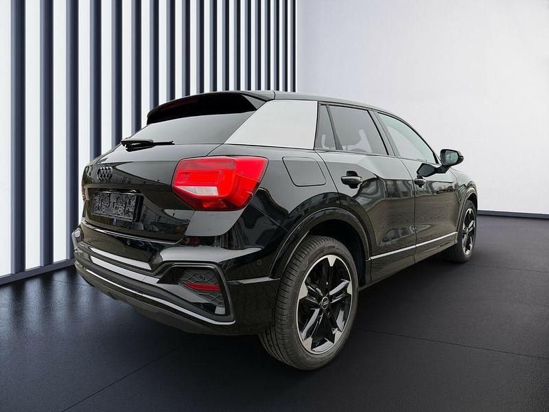 Gebraucht Audi Q2 S-Line 150 PS (110 kW) 2022 Mythosschwarzmetallic SUV