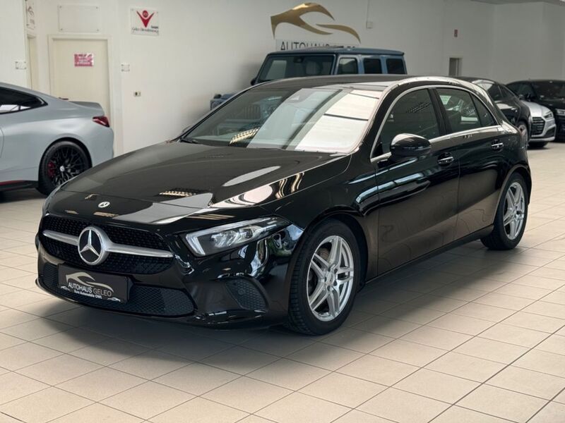 Nachtschwarz unilack Gebraucht 2021 Mercedes 220 Cabrio | 25.700 € - Bild 1/4