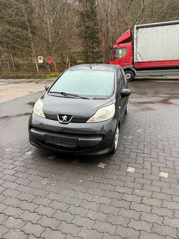 Gebraucht Citroën C1 50 PS (36 kW) 2006 Rot Kleinwagen