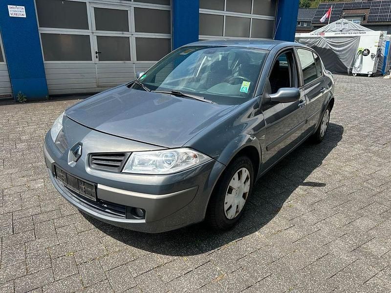 Grau Gebraucht 2008 Renault Mégane II Avantage Limousine | 1.290 € (Guter Preis) - Bild 1/4