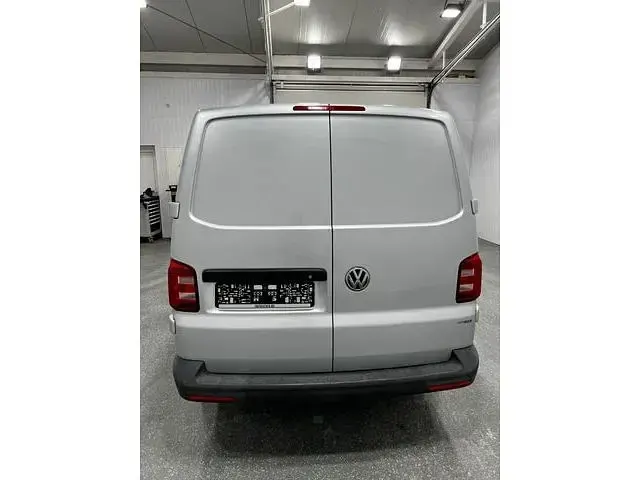 Gebraucht VW T6.1 150 PS (110 kW) 2020 Reflexsilber (metallic) Van