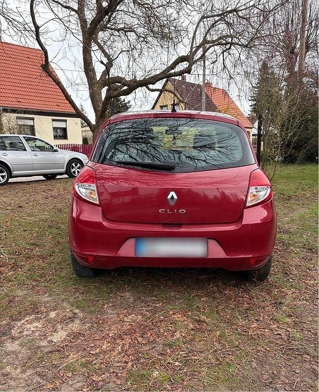 Gebraucht Renault Clio II 75 PS (55 kW) 2010 Rot Kleinwagen
