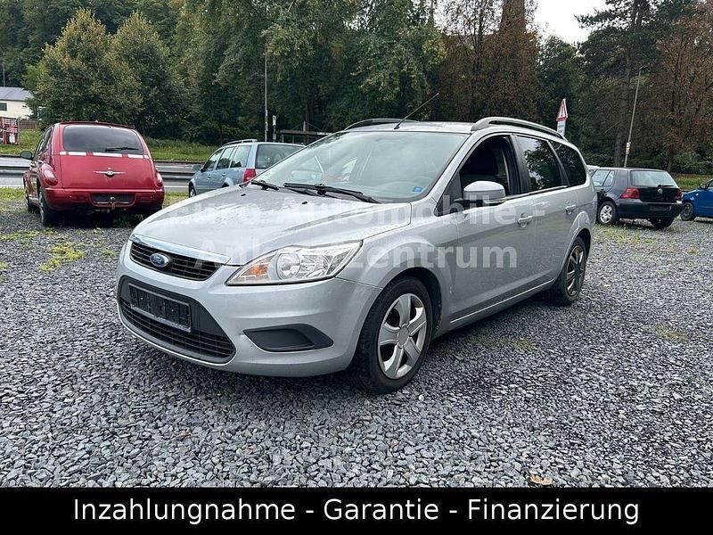 Silber Gebraucht 2010 Ford Focus Style Limousine | 1.990 € (Fairer Preis) - Bild 1/4