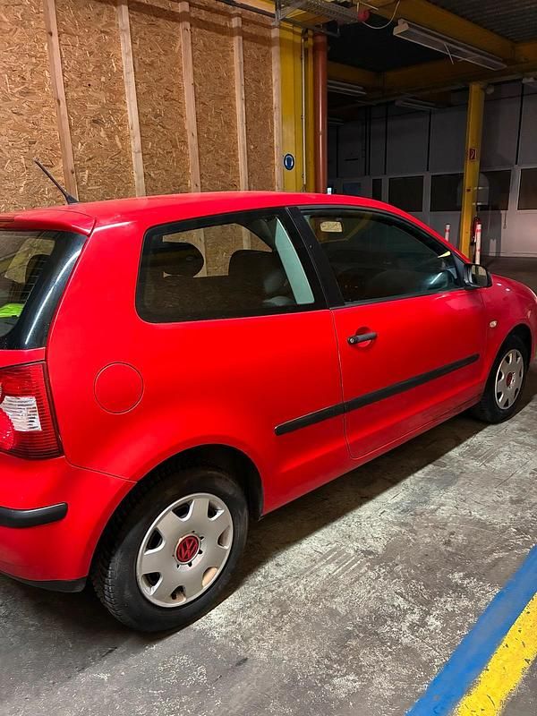 Gebraucht VW Polo 64 PS (47 kW) 2002 Rot Kleinwagen