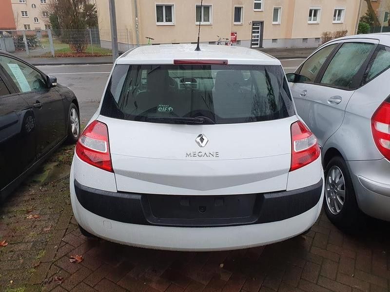 Gebraucht Renault Mégane II Authentique 98 PS (72 kW) 2007 Weiß Limousine