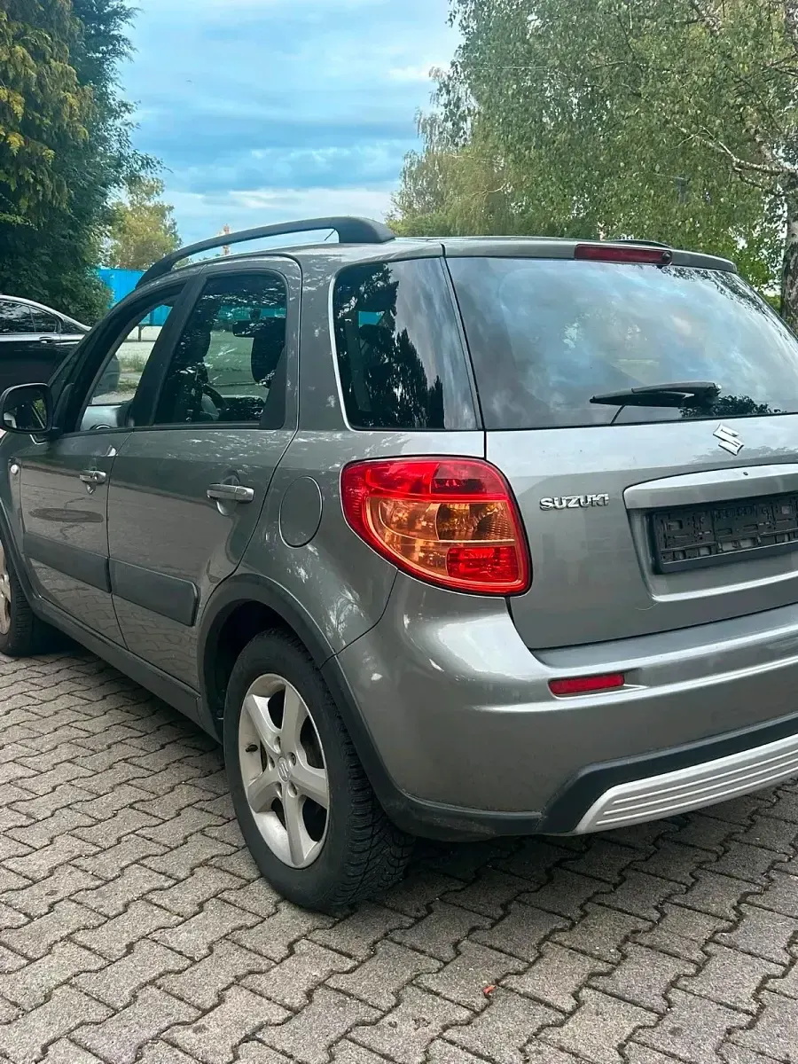 Gebraucht Suzuki SX4 107 PS (78 kW) 2008 Grau SUV