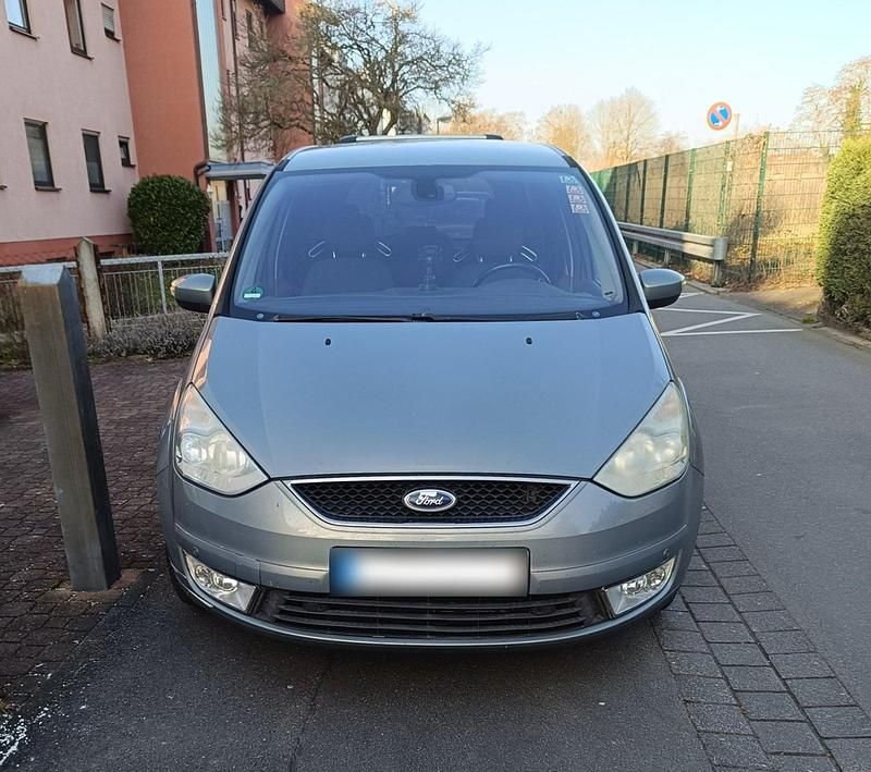 Gebraucht Ford Galaxy 140 PS (102 kW) 2009 Grau Van / Kleinbus