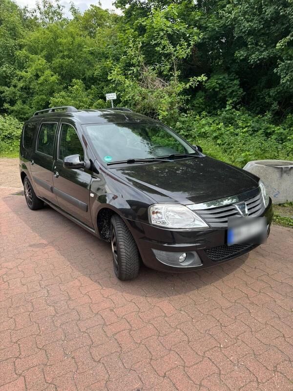 Schwarz Gebraucht 2012 Dacia Logan Limousine | 4.250 € (Teuer) - Bild 1/4
