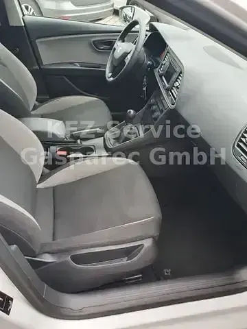 Begagnad Seat Leon Reference 105 HK (77 kW) 2014 Vit Sedan