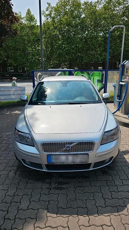 Silber Gebraucht 2005 Volvo V50 Kombi | 2.600 € (Superpreis) - Bild 1/4