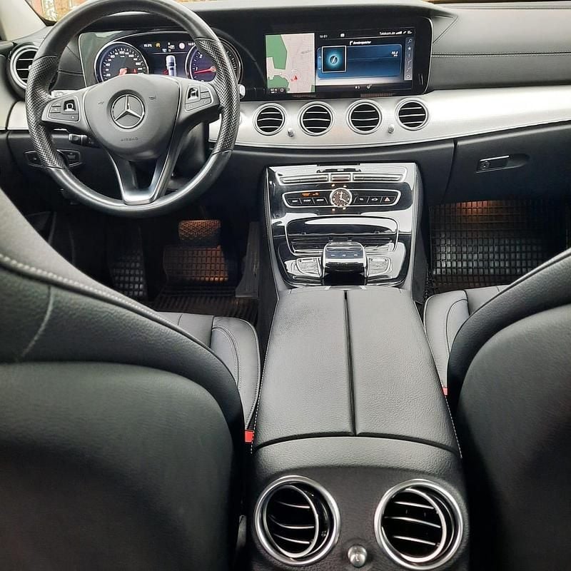 Gebraucht Mercedes E220 194 PS (142 kW) 2017 Silber Kombi