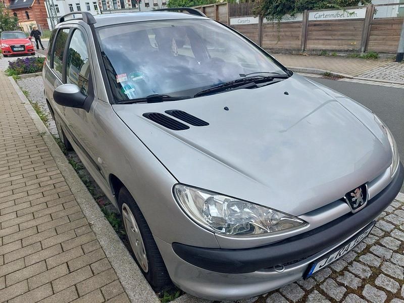 Silber Gebraucht 2003 Peugeot 206 Kombi | 1.300 € (Fairer Preis) - Bild 1/4