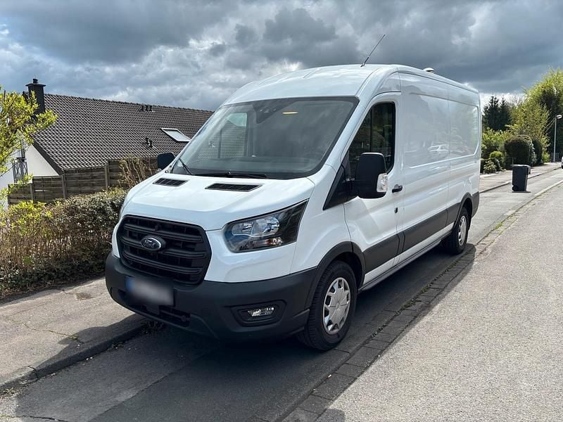 Second-hand Ford Transit 130 CP (95 kW) 2023 Alb Monovolum