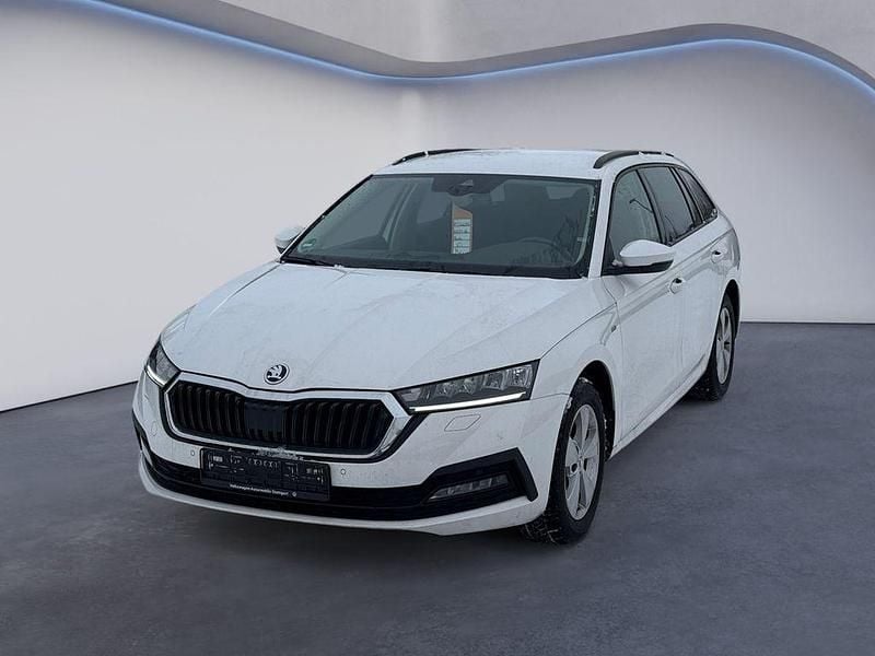 Weiß Gebraucht 2022 Skoda Octavia Clever Kombi | 21.690 € (Superpreis) - Bild 1/3