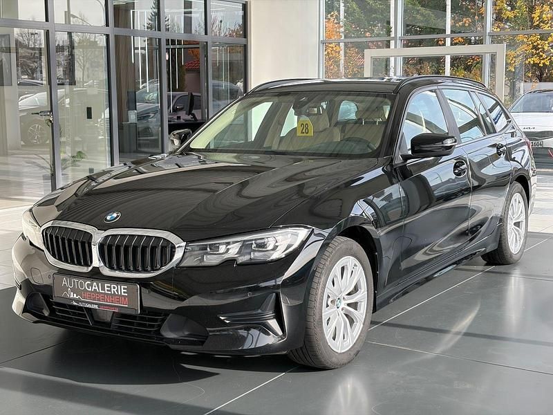 Schwarz Gebraucht 2022 BMW 320 Advantage Kombi | 24.800 € (Guter Preis) - Bild 1/4