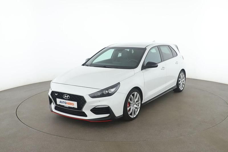 Weiß Gebraucht 2019 Hyundai i30 N Performance Limousine | 21.160 € (Fairer Preis) - Bild 1/3