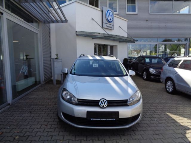 Gebraucht VW Golf VI 105 PS (77 kW) 2012 Silber metallic Kleinwagen