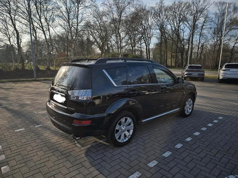 Gebraucht Mitsubishi Outlander Inform 177 PS (130 kW) 2012 Schwarz SUV