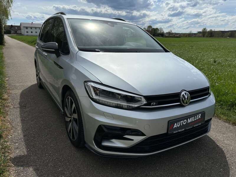Silber Gebraucht 2019 VW Touran Highline Van / Kleinbus | 20.990 € (Fairer Preis) - Bild 1/4