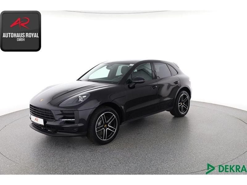 Schwarz (metallic) Gebraucht 2020 Porsche Macan SUV | 52.879 € (Guter Preis) - Bild 1/4