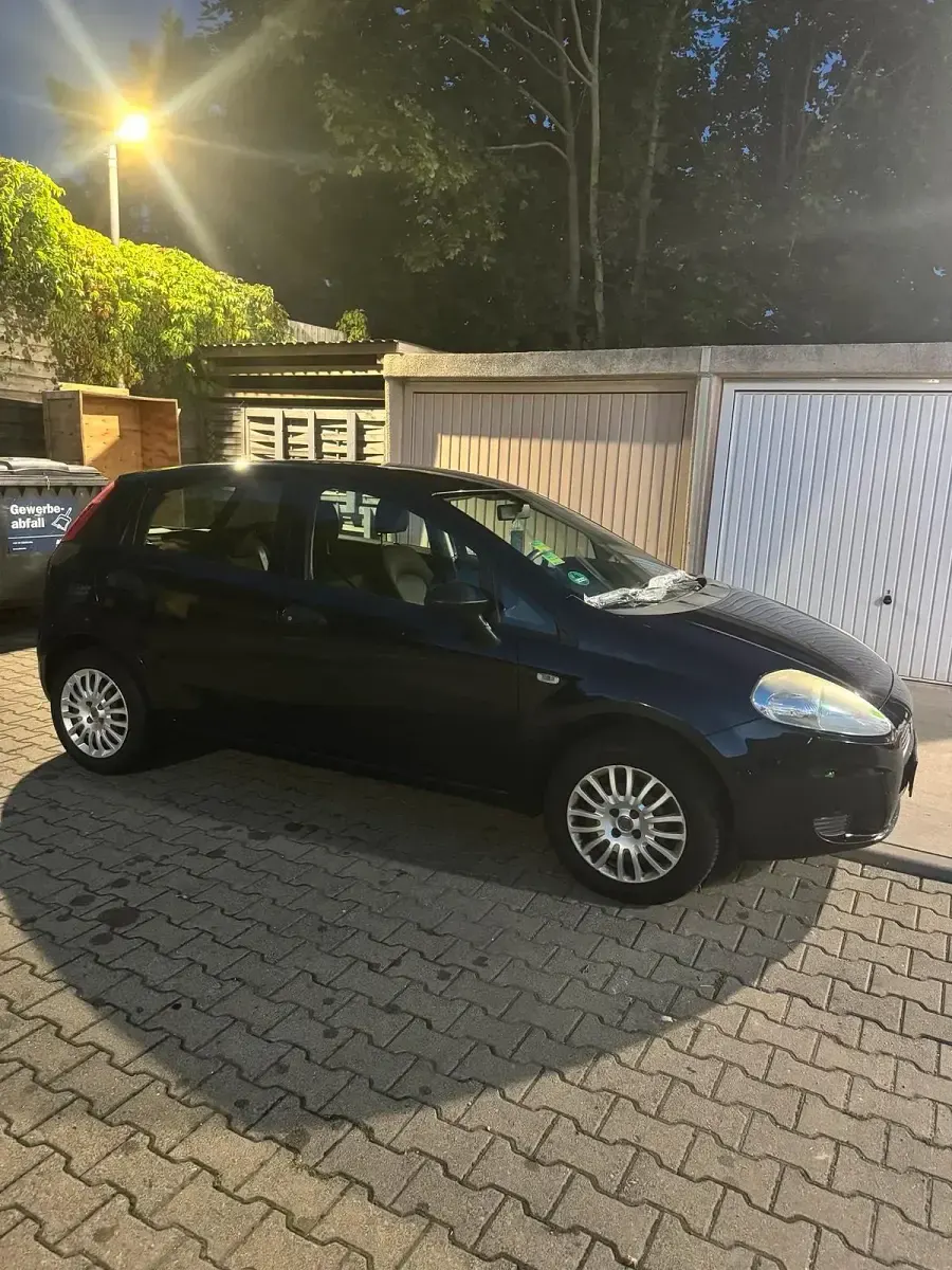 Gebraucht Fiat Punto 65 PS (47 kW) 2009 Blau Kleinwagen