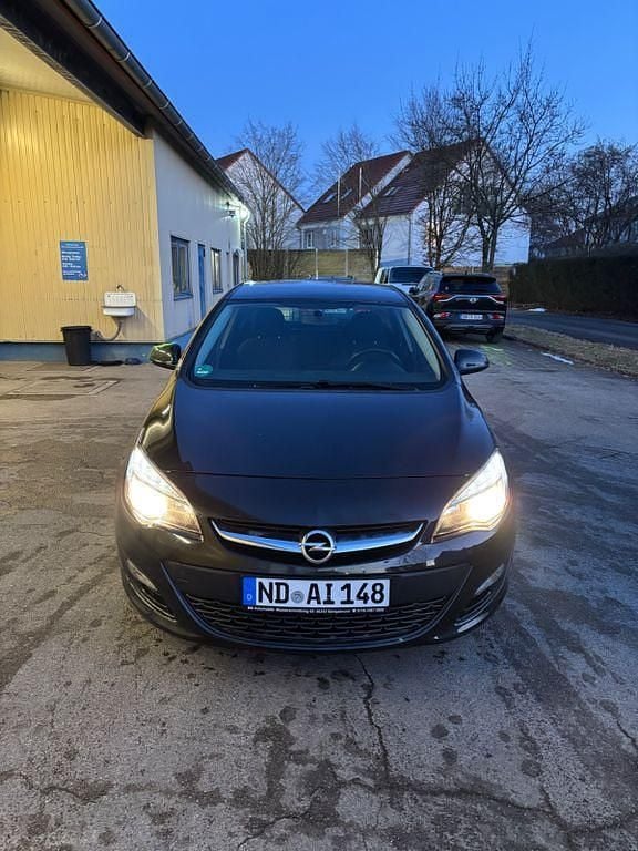 Schwarz Gebraucht 2013 Opel Astra Active Kombi | 3.150 € (Fairer Preis) - Bild 1/4