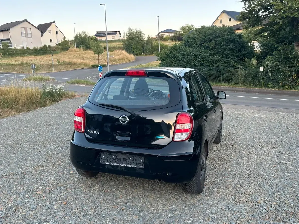 Gebraucht Nissan Micra 80 PS (58 kW) 2012 Schwarz Kleinwagen