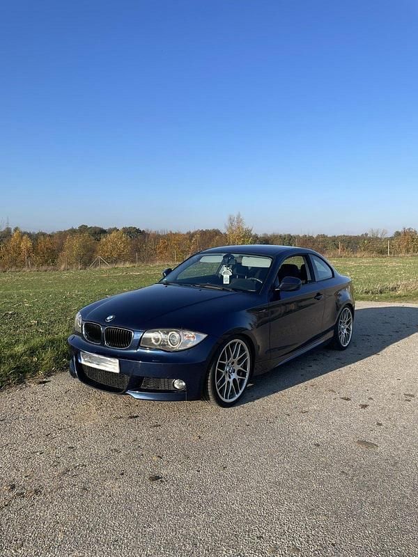 Blau Gebraucht 2010 BMW 120 Coupé M Sport Coupé | 9.500 € (Teuer) - Bild 1/4