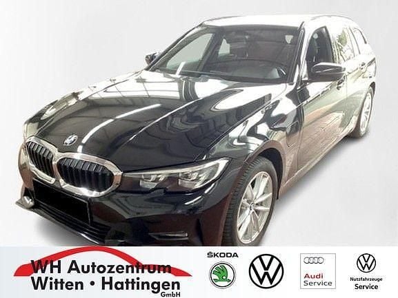 Gebraucht BMW 330e Shadowline 252 PS (185 kW) 2021 Schwarz ii Kombi