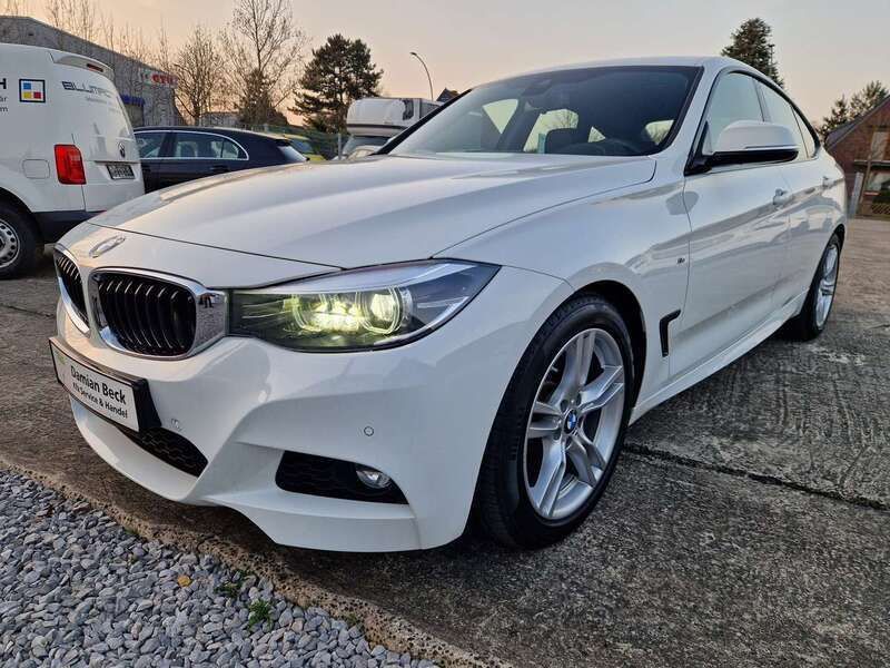 Alpinweiss iii Gebraucht 2019 BMW 330 M Sport Limousine | 22.500 € (Superpreis) - Bild 1/4