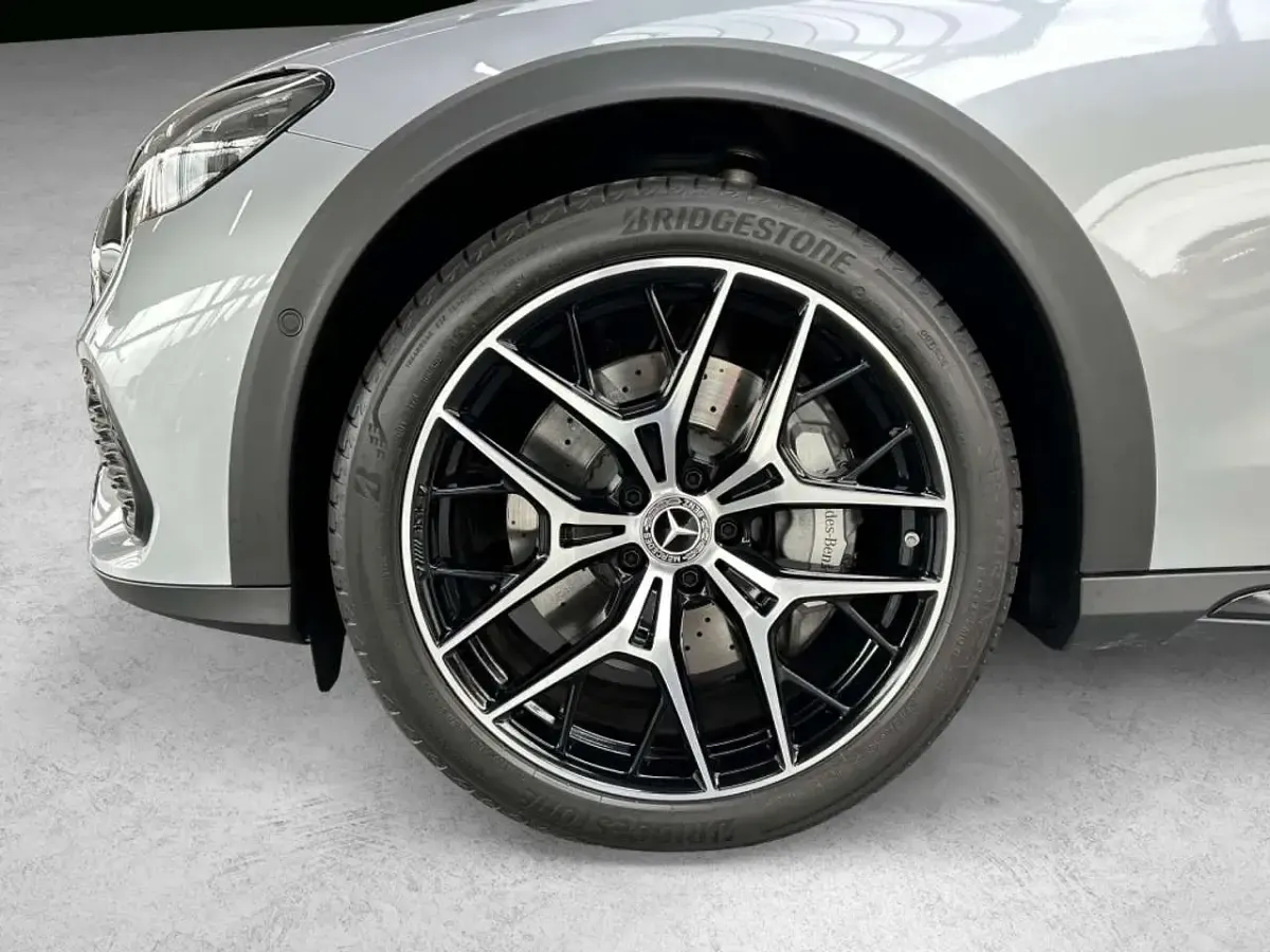 Gebraucht Mercedes E450 367 PS (269 kW) 2025 Silber Kombi