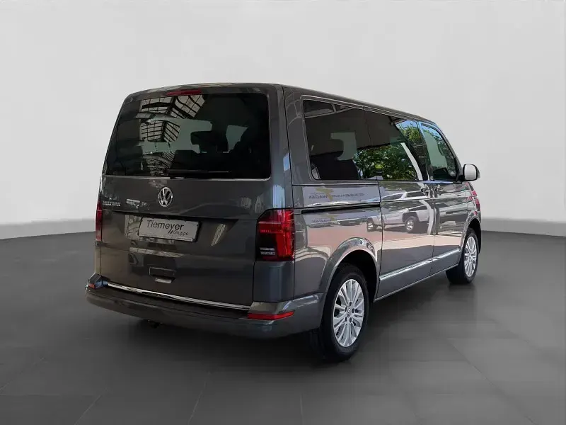 Gebraucht VW Multivan Generation Six 150 PS (110 kW) 2022 Grau Van / Kleinbus