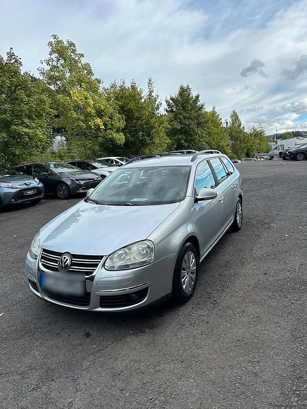Silber Gebraucht 2007 VW Golf V Kombi | 4.500 € (Etwas zu teuer) - Bild 1/4