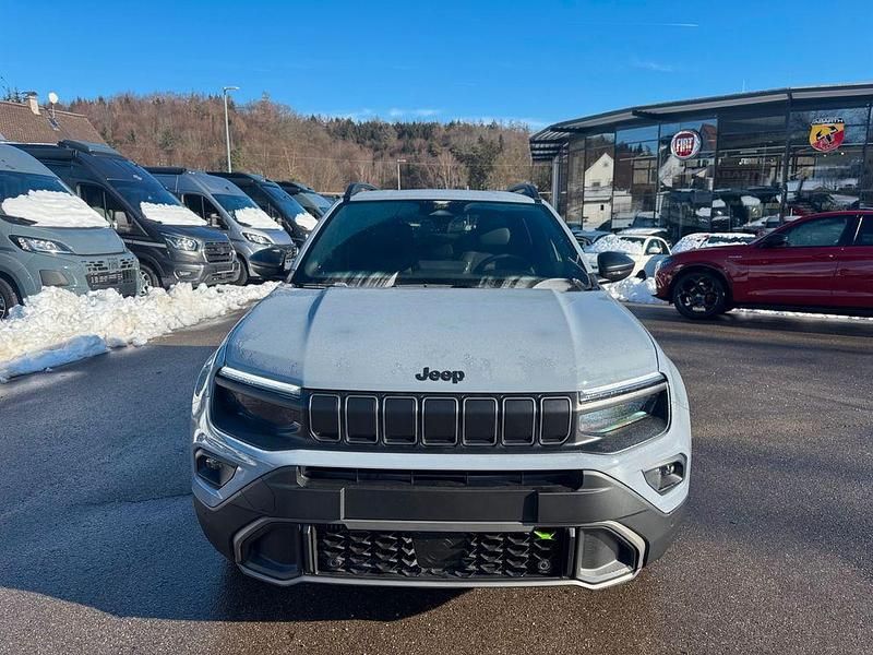 Neu Jeep Avenger 145 PS (106 kW) 2026 Grau SUV